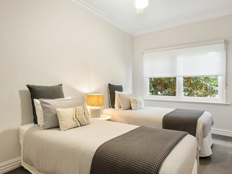 Gracemont: twin bedroom