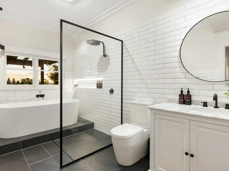 Gracemont: bathroom