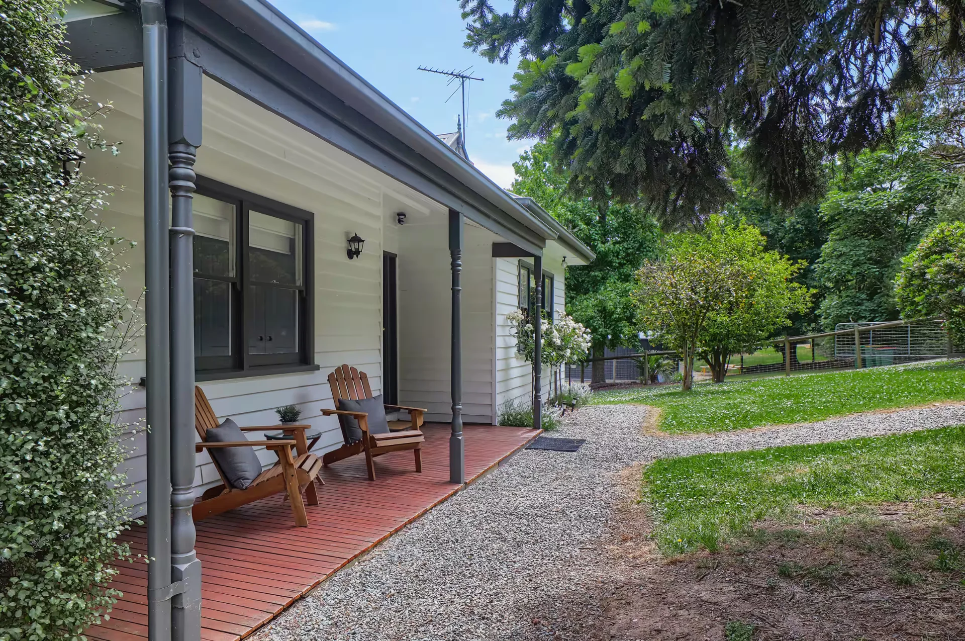Front garden at Gracemont